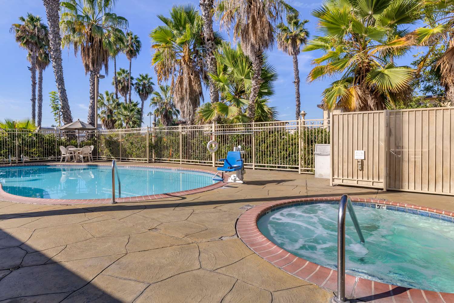 Comfort Inn & Suites Huntington Beach 43/43