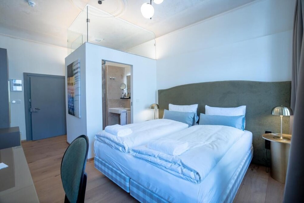 STANDARD, DOUBLE BED