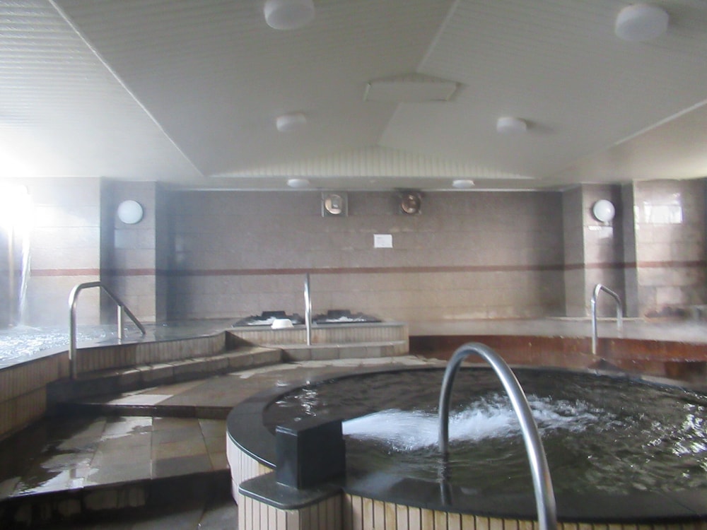 Tsurusaki Hotel 30/50