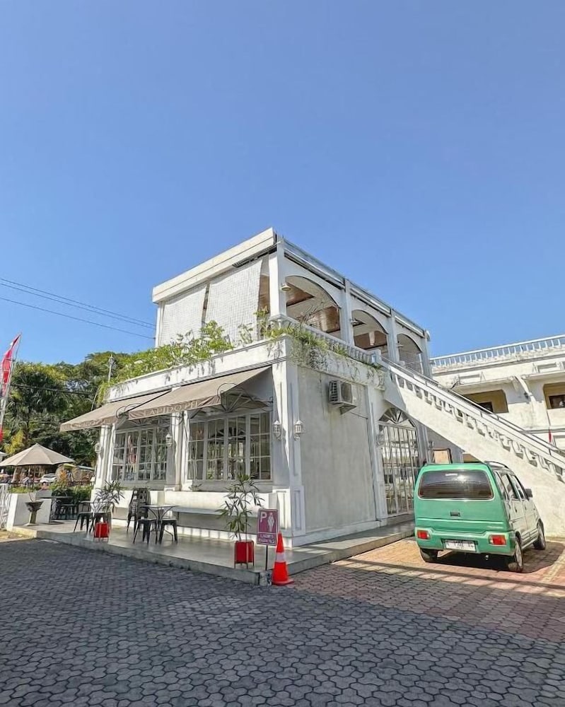 Hotel Pelangi Malang 52/58