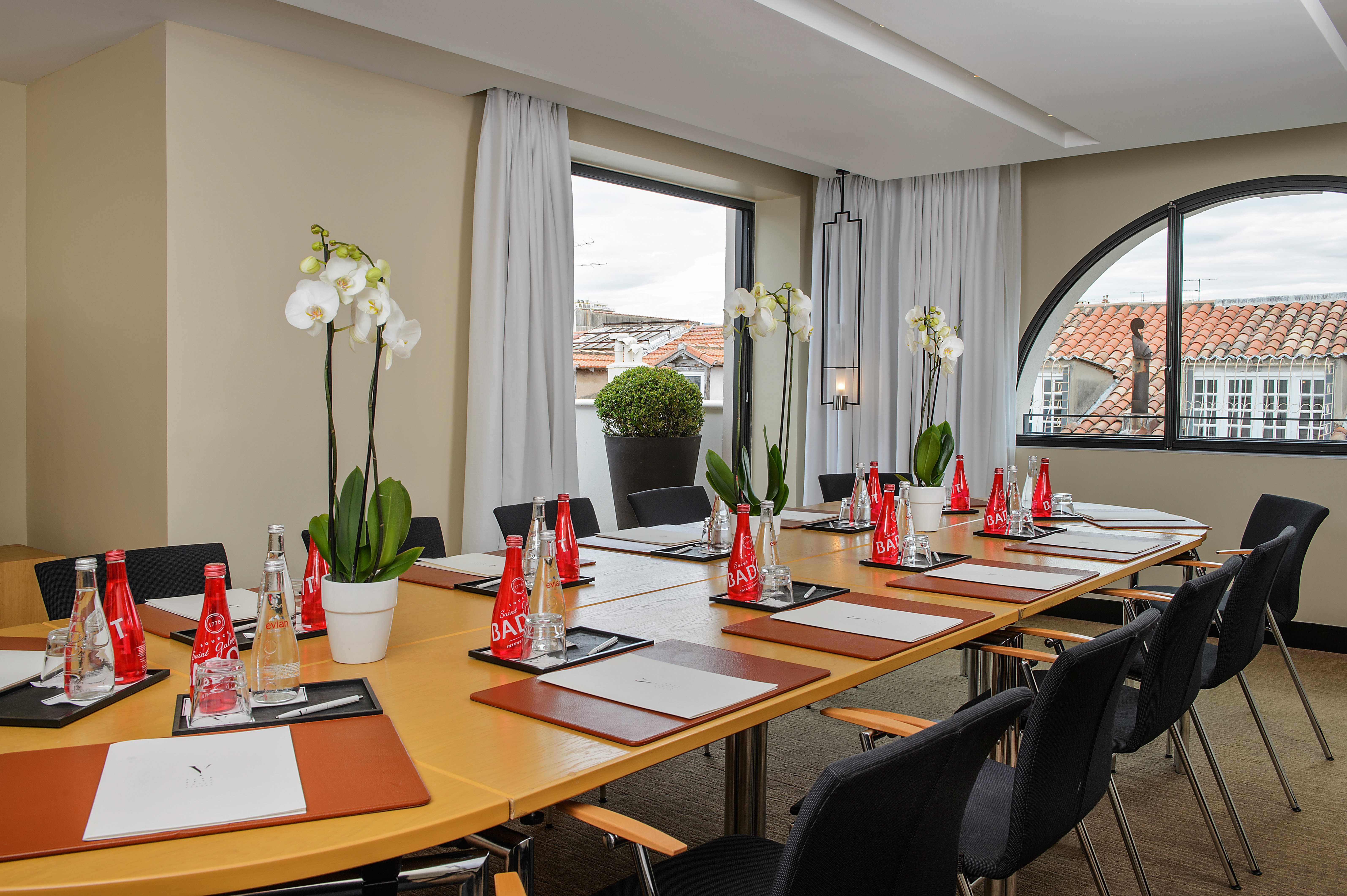 Five Seas by Inwood Hotels 57/60