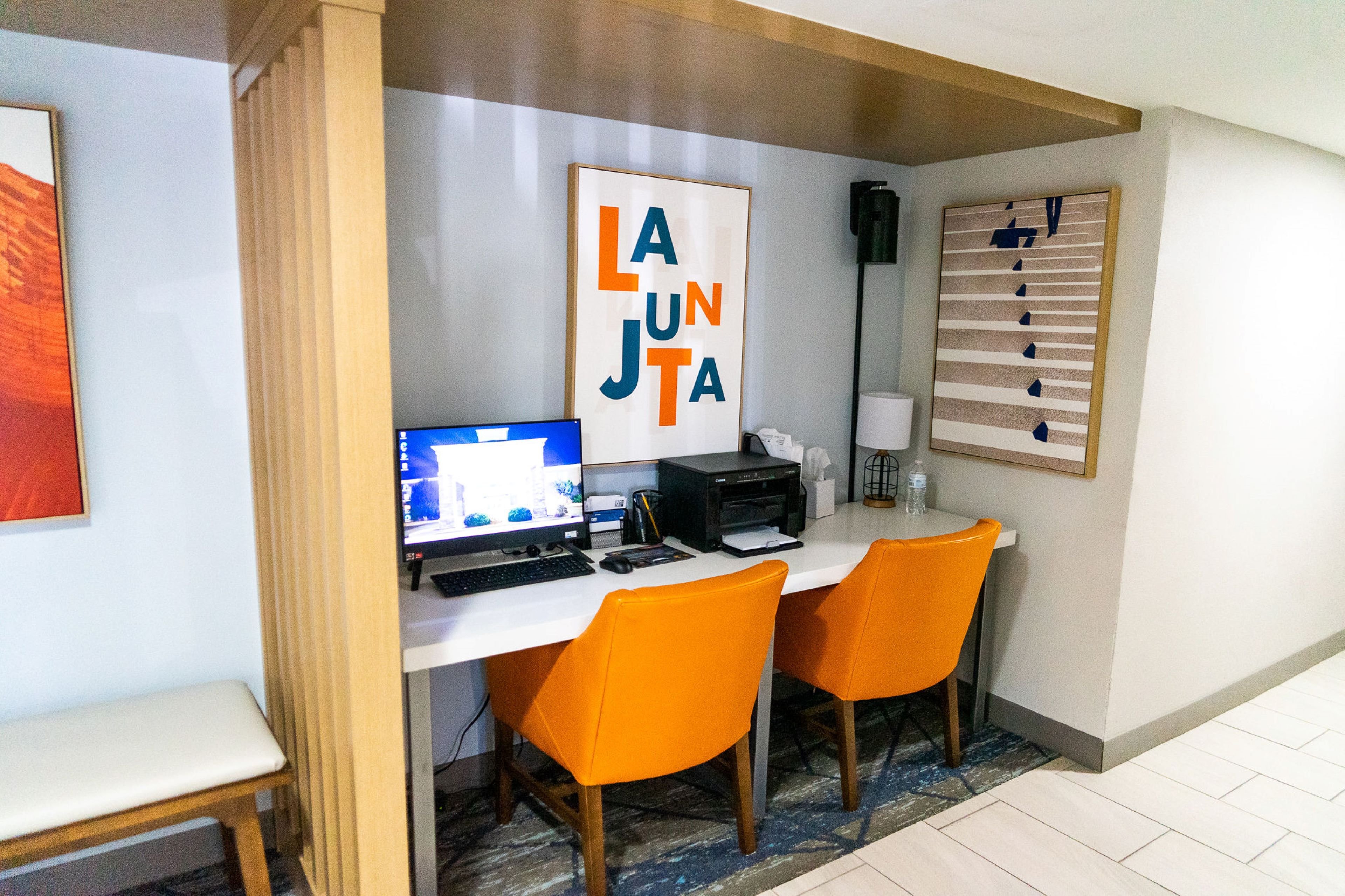 Holiday Inn Express La Junta 55/61