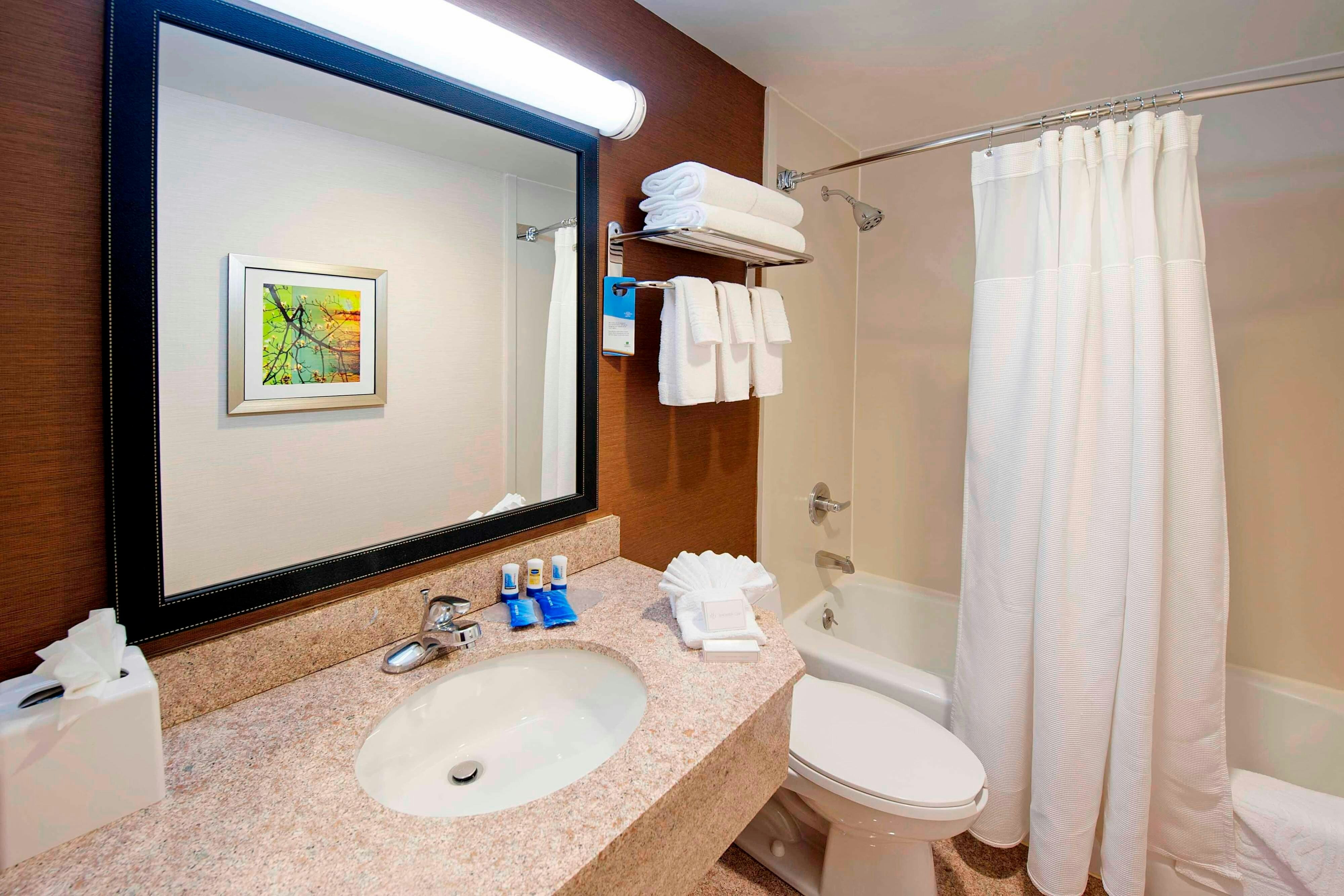 Fairfield Inn by Marriott JFK Airport 12/12