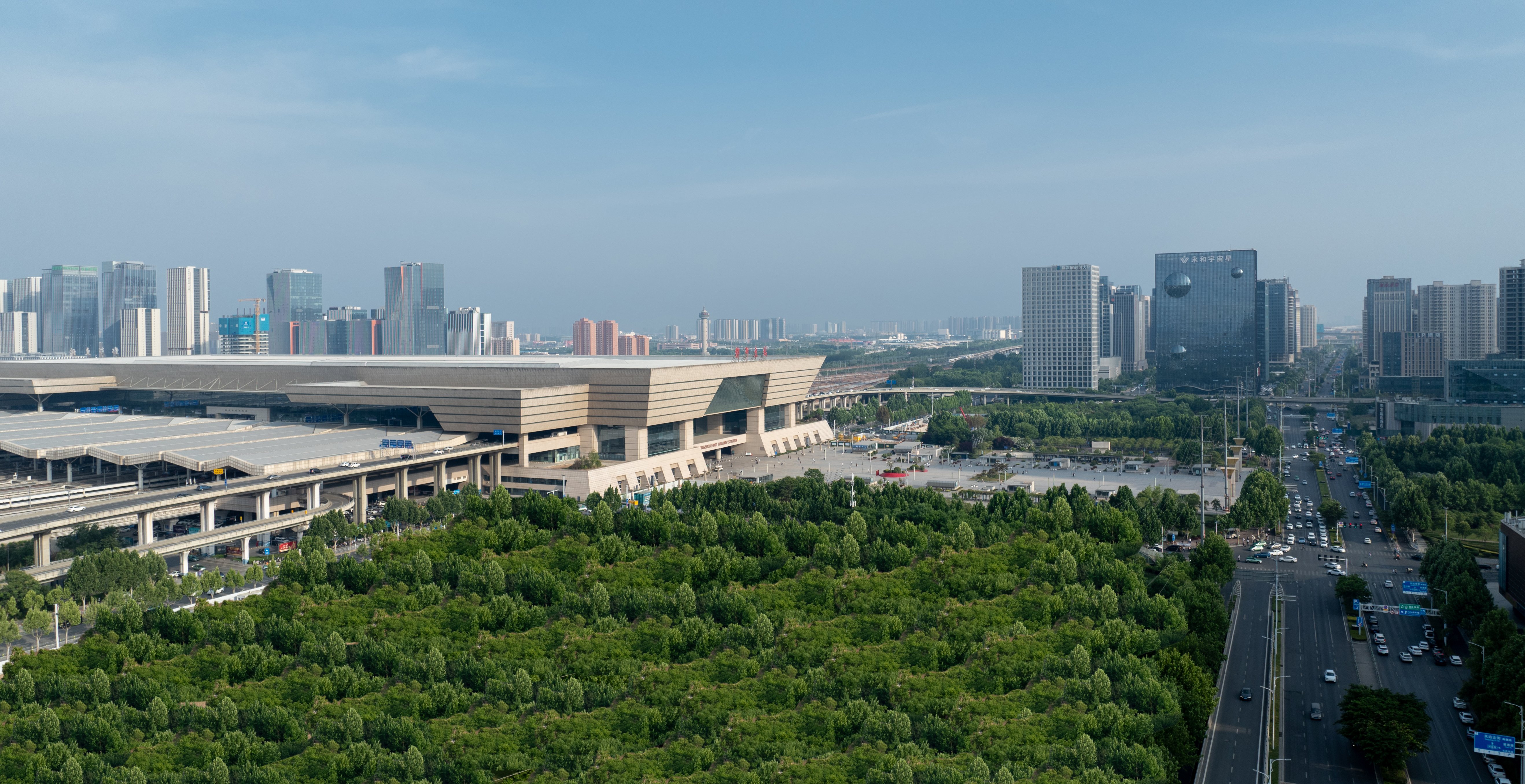 Holiday Inn Express Zhengzhou Zhengdong 70/73