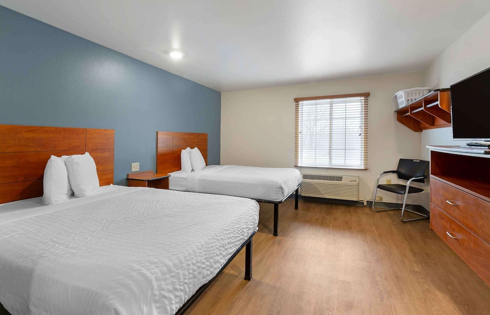 Extended Stay America Select Suites - Cleveland - Airport 8/33