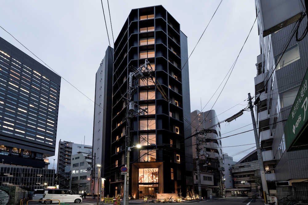 CINQS Hotel 3/50