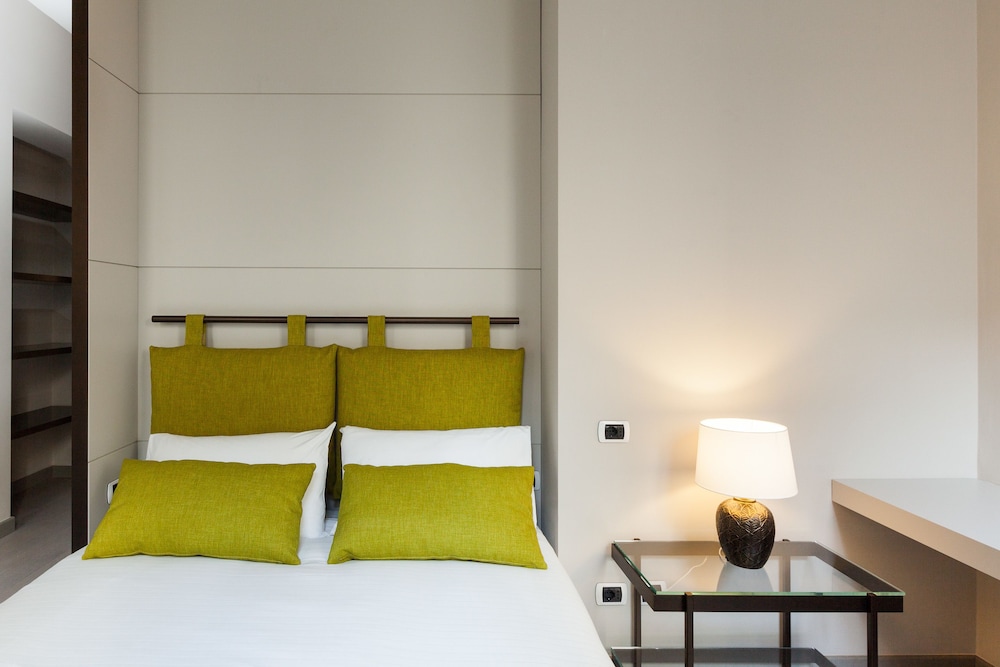 Easyhomes Duomo Suites and Apartments 15/38