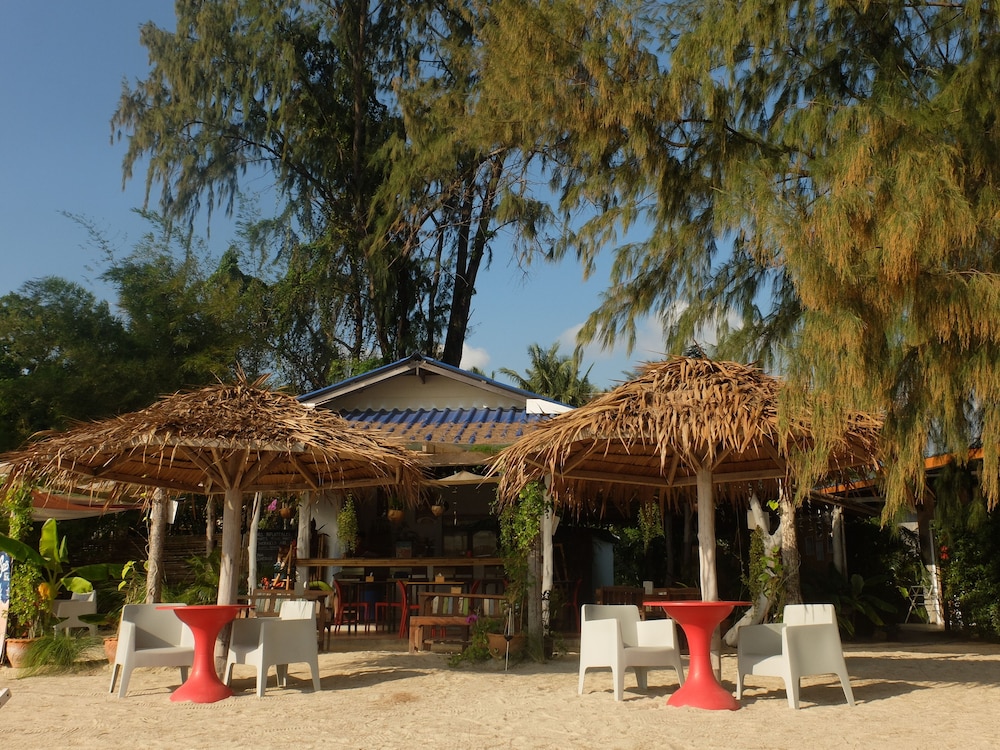 Seaesta Beach 2/46
