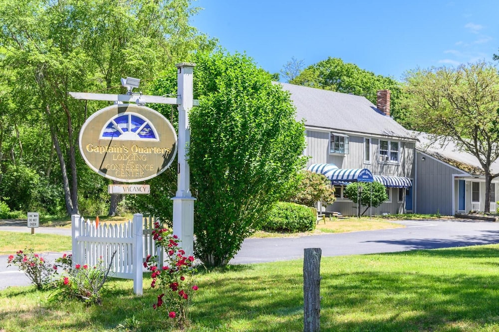 Captains Quarters Motel Conference Center 49/56