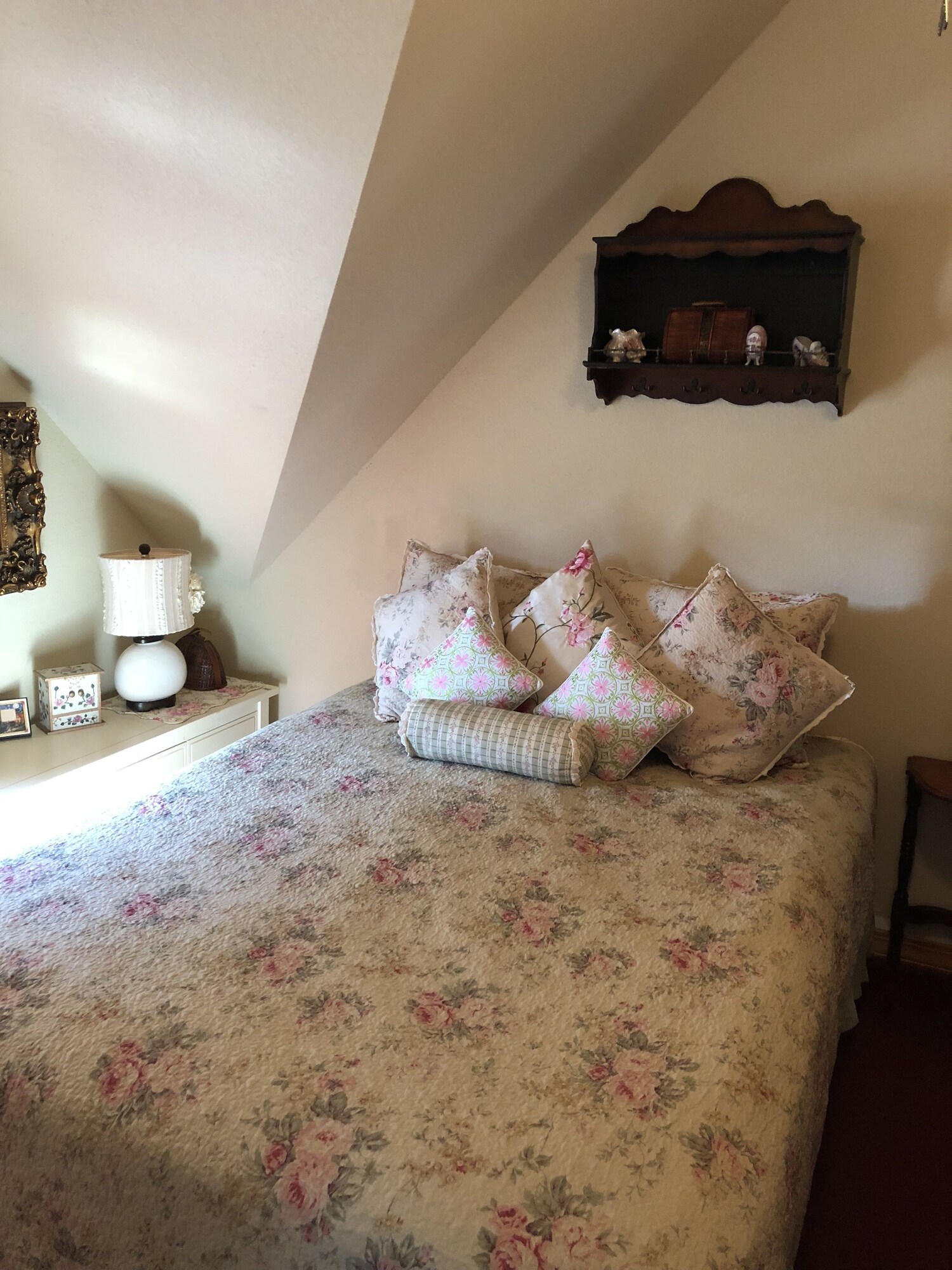 Rose, Garden, Cottage, 2 Queen Beds