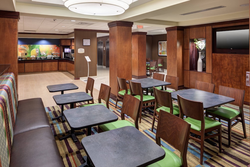 Fairfield Inn Suites Phoenix Chandler Fashion Center 51/65