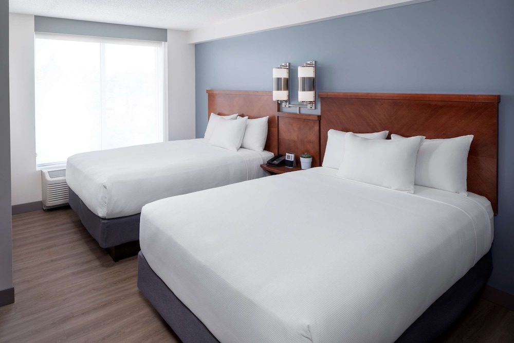 Hyatt Place Long Island East End 5/44