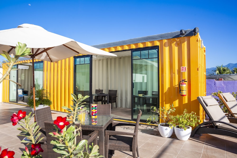 Container Inn 5/79