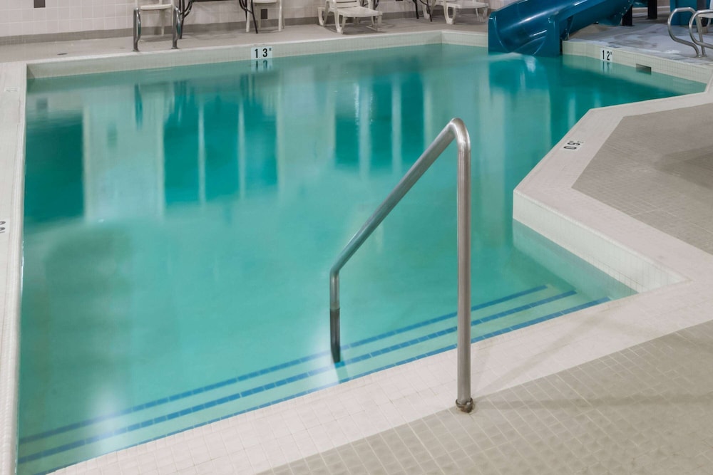 swimming pool spa