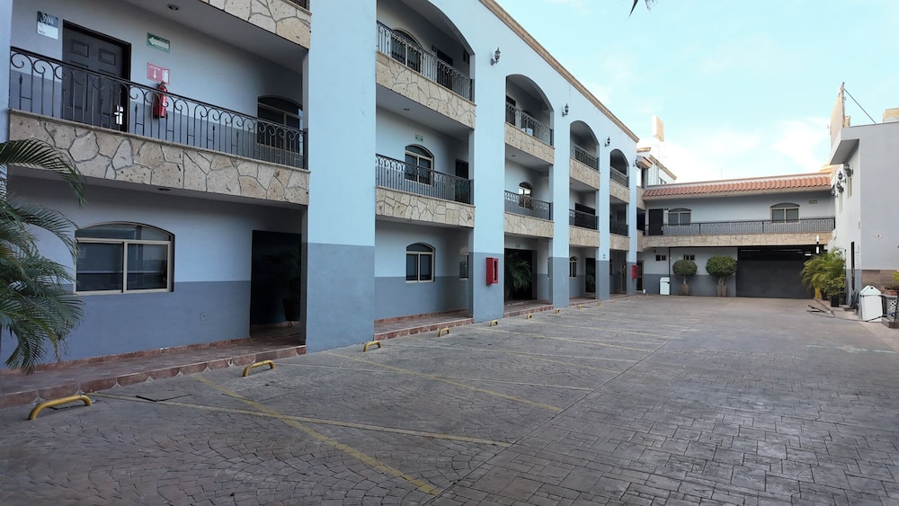InHouse Culiacan (ex. Monterreal Hotel) 68/74