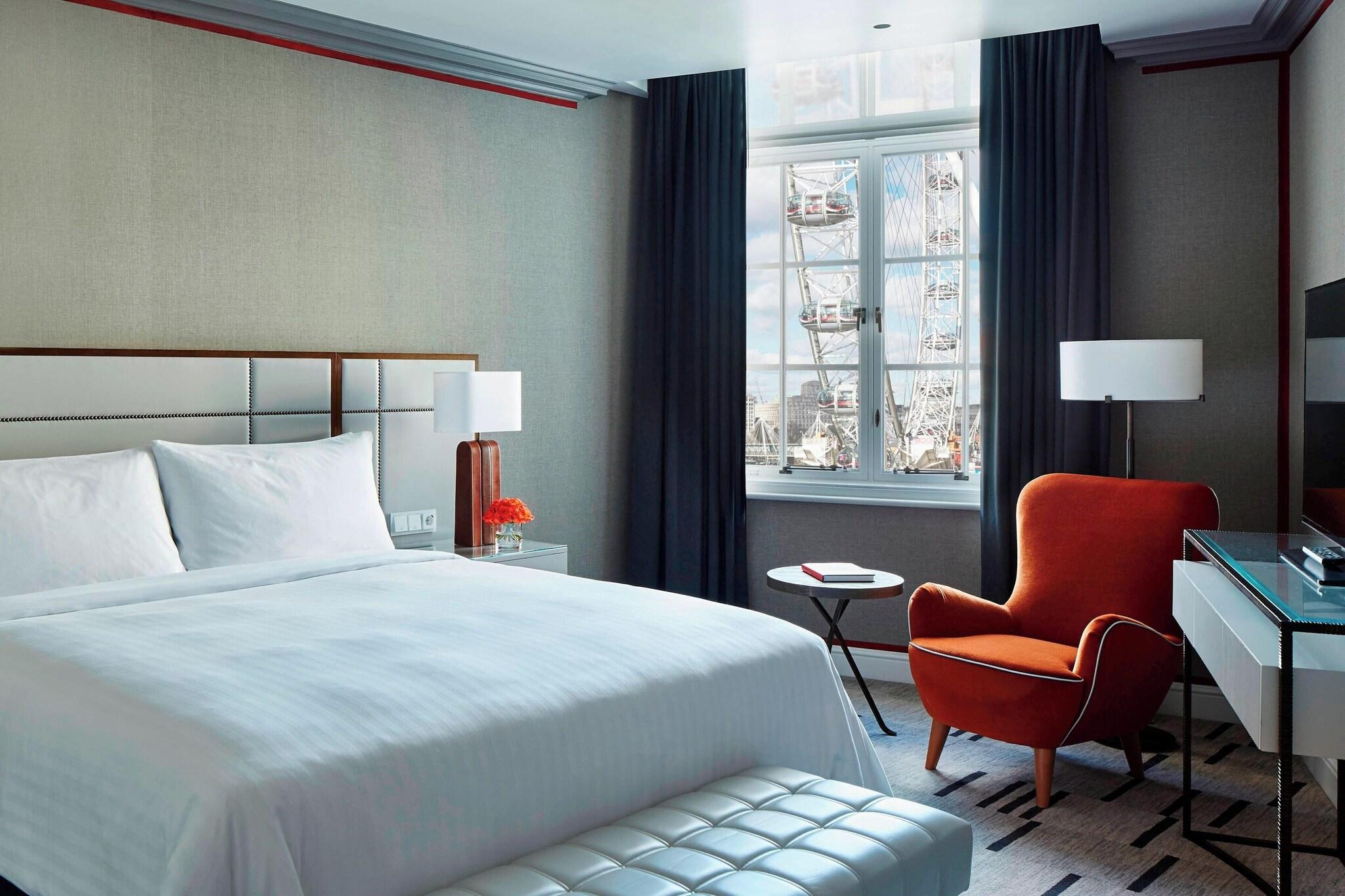 Club, Suite, with View, London Marriott County Hall 2/4