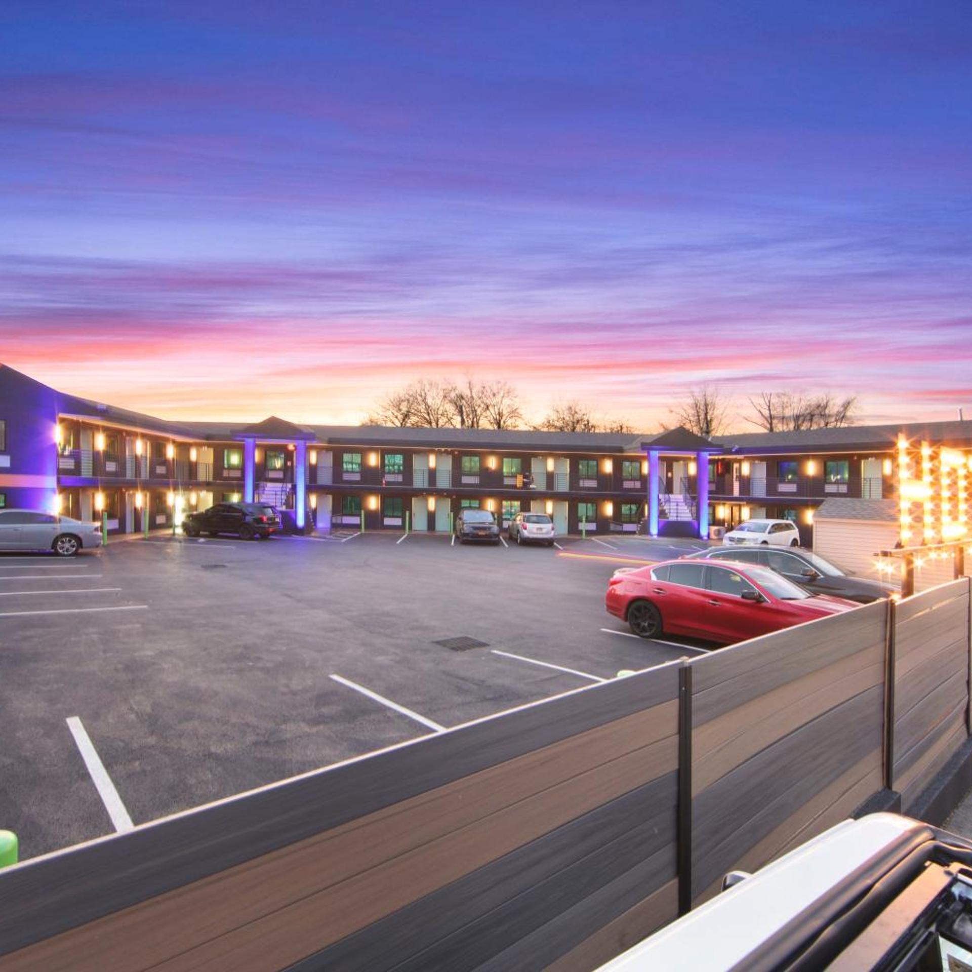 Hotel OPUS Bronx Near Bay Plaza Mall 37/46