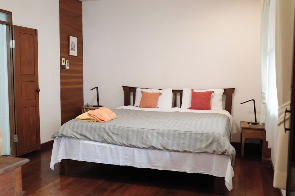 Tiptopthai House 10/50