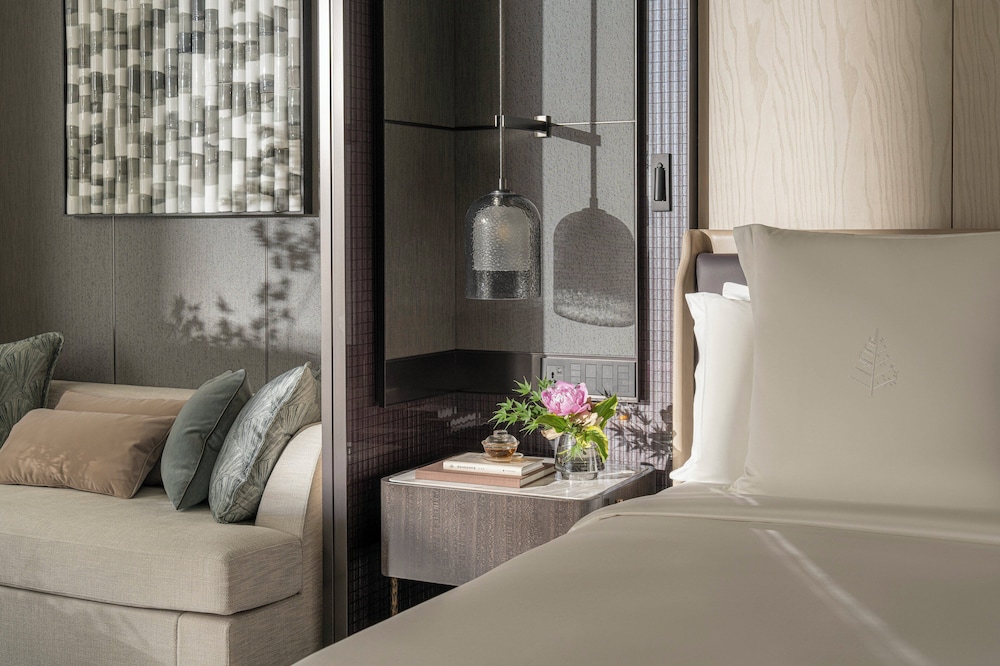 Four Seasons Hotel Hangzhou at Hangzhou Centre 32/55