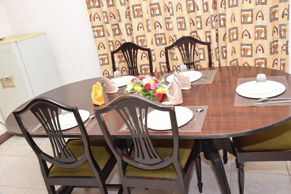 Nairobi Glory Palace Hotel Ltd 38/50