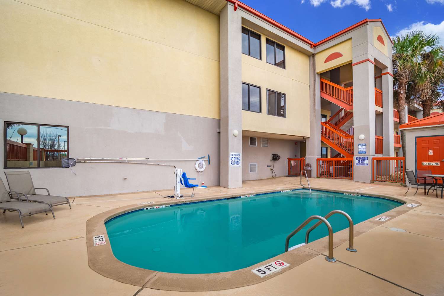 Quality Inn and Suites Ft Jackson Maingate 34/35