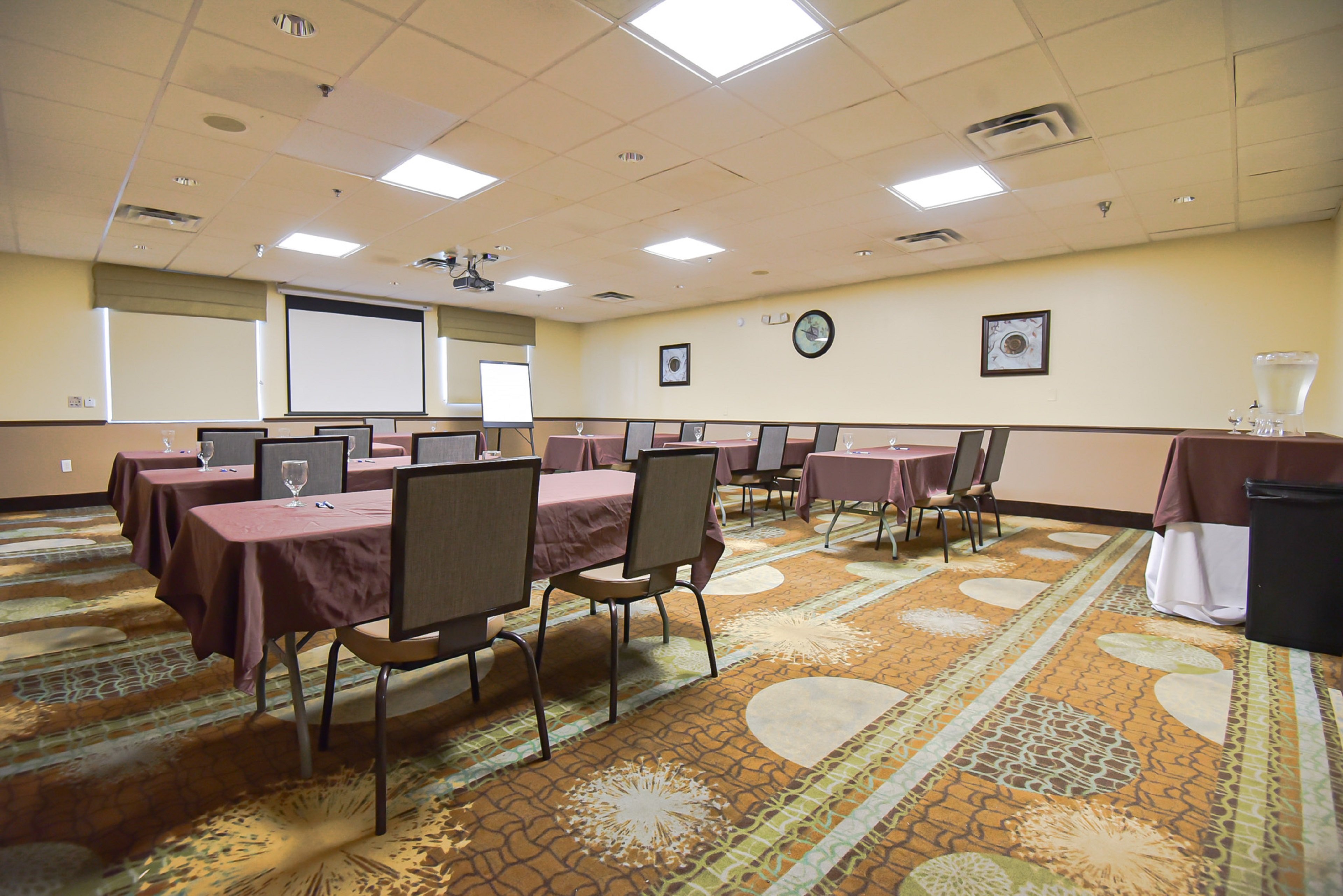 Holiday Inn Express and Suites Cocoa 40/50