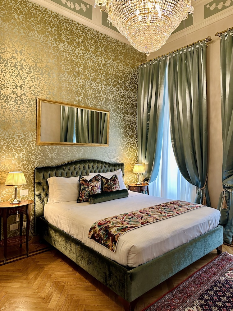 LUXURY, DOUBLE BED