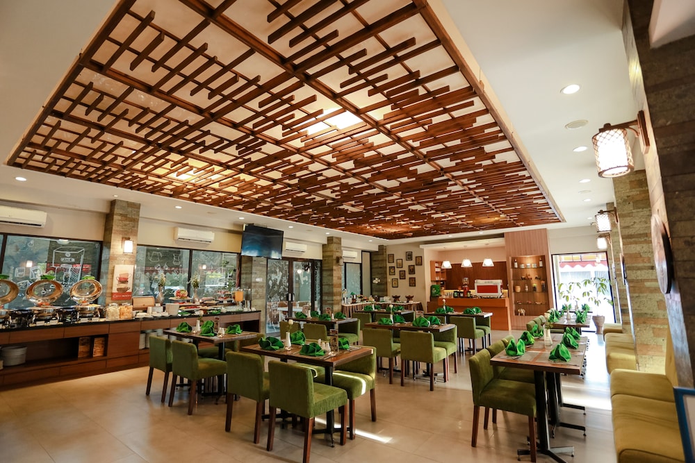 Loji Hotel Solo 51/64