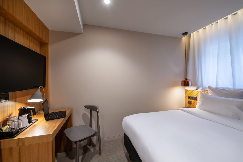 9hotel Paquis 7/50