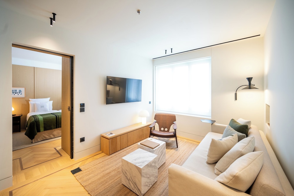 جناح تنفيذي بسرير كينج وسريرين منفصلين، Athens Capital Suites-MGallery Collection 4/11