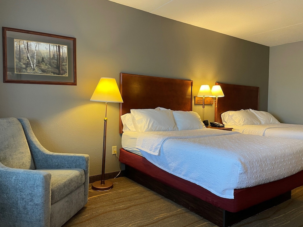 SouthShore Hotel on Lake Bemidji, Trademark Coll by Wyndham 18/40