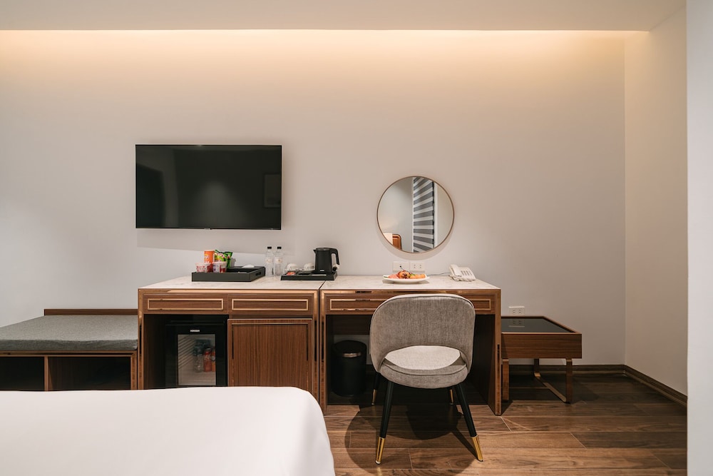 San Seize Hanoi Hotel 43/49