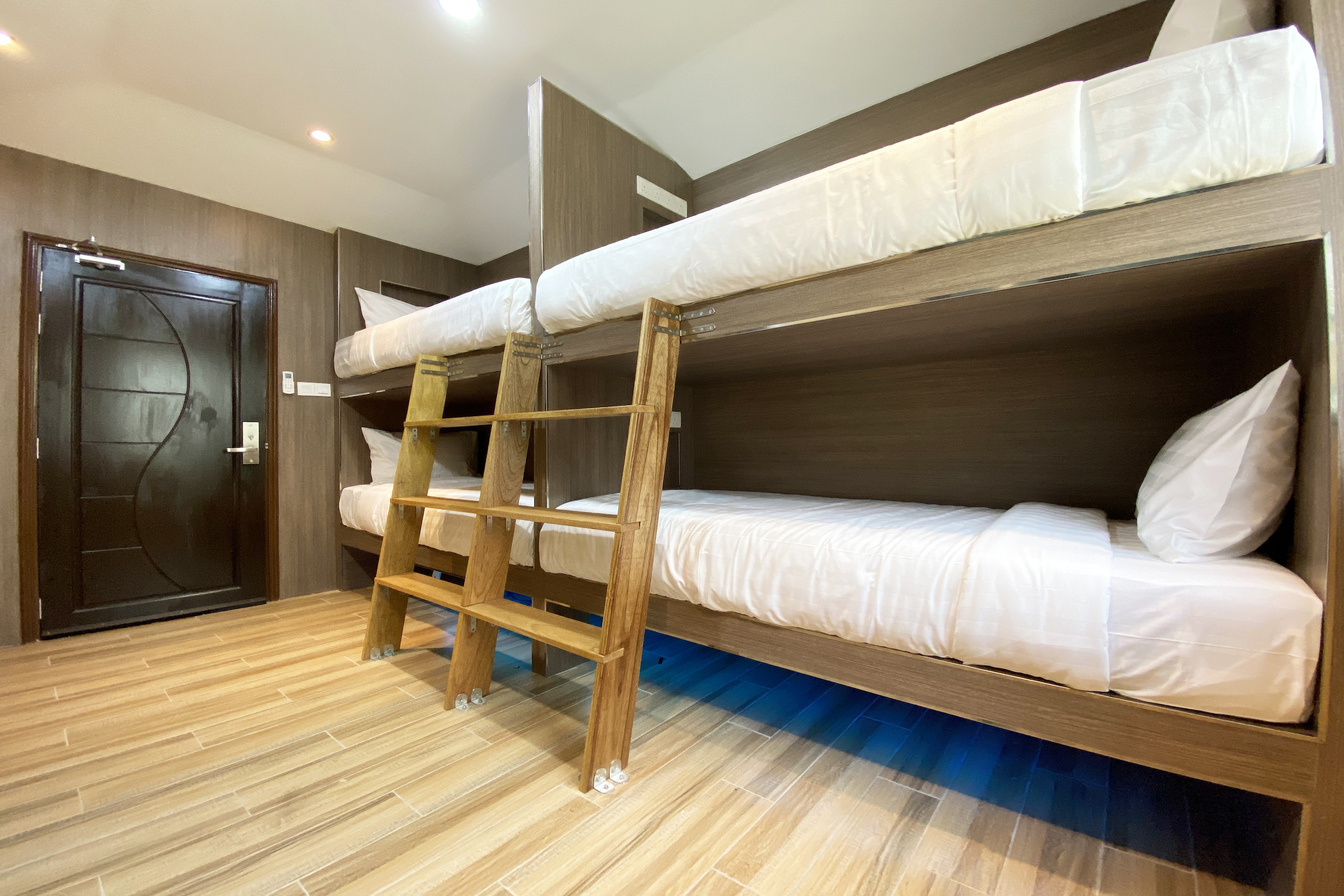 OYO 90262 Kota Kinabalu Homestay, Villa & Suite Boutique 9/18