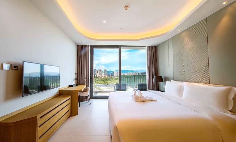 1 BEDROOM, GARDEN VIEW