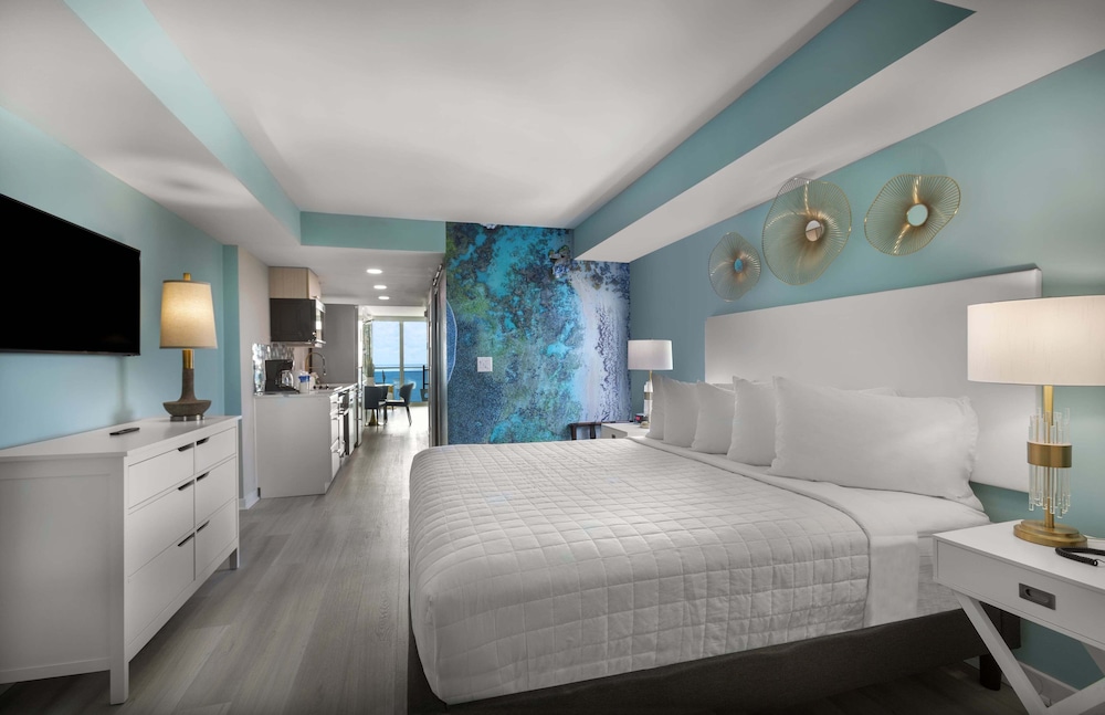 1 Bedroom, Premium, Suite, King Bed, Ocean Front, Sofa