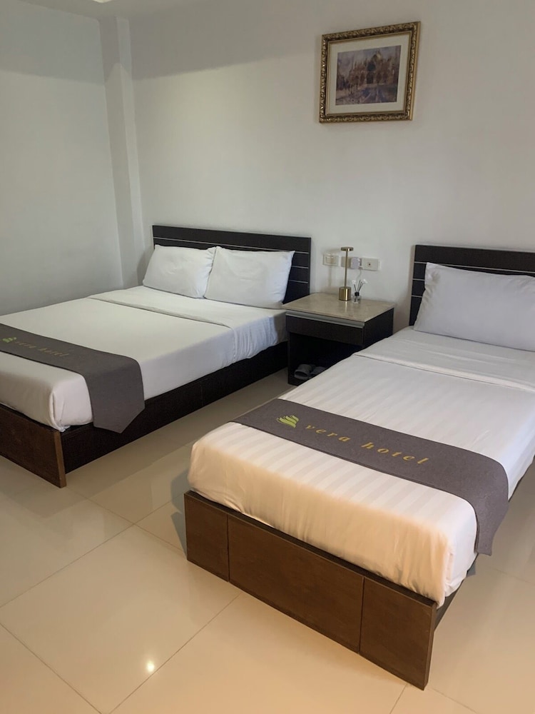 Townhouse Oak Vera Hotel Near Clark International Airport 22/57