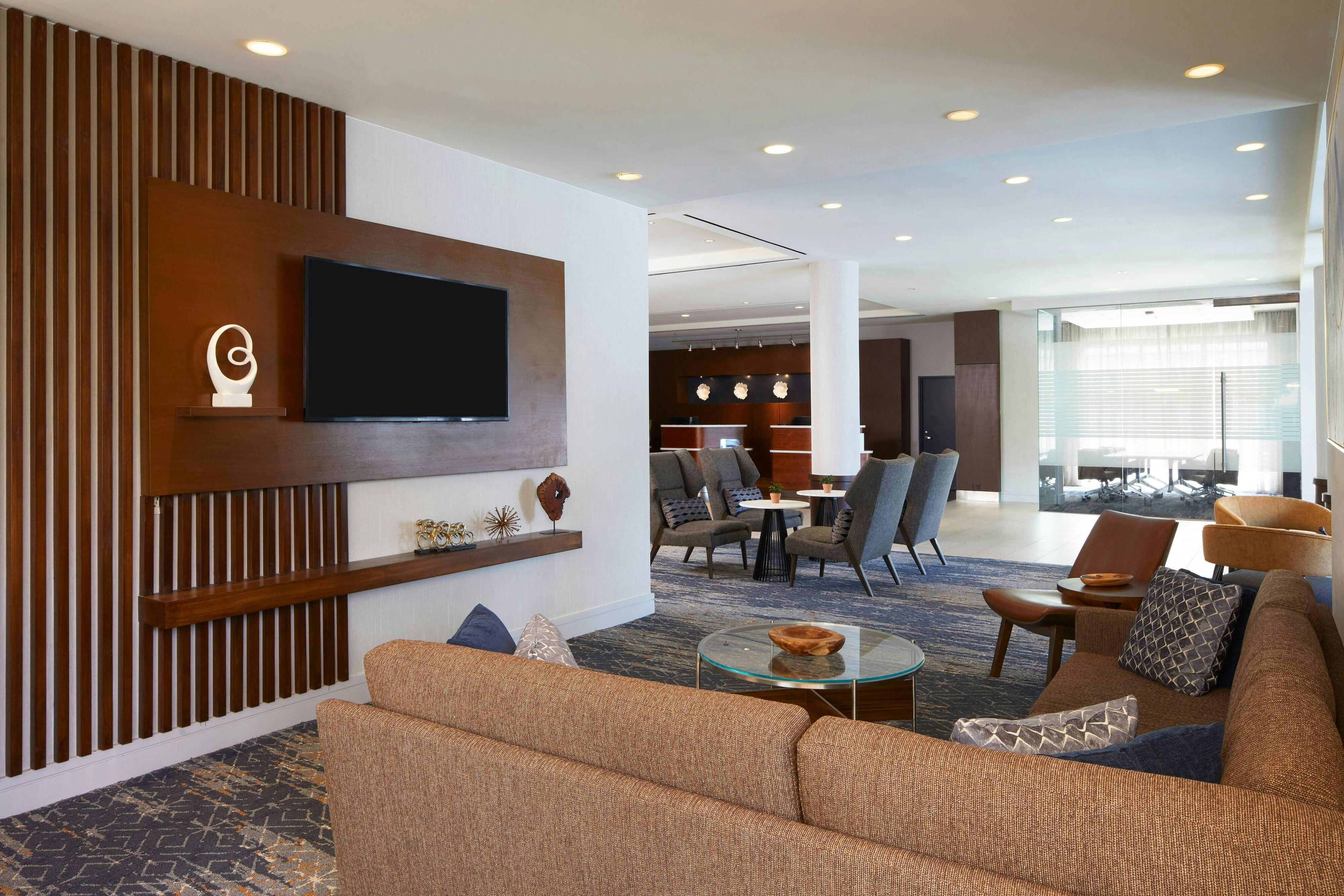 Courtyard By Marriott Los Angeles Lax Century Boulevard 7/19