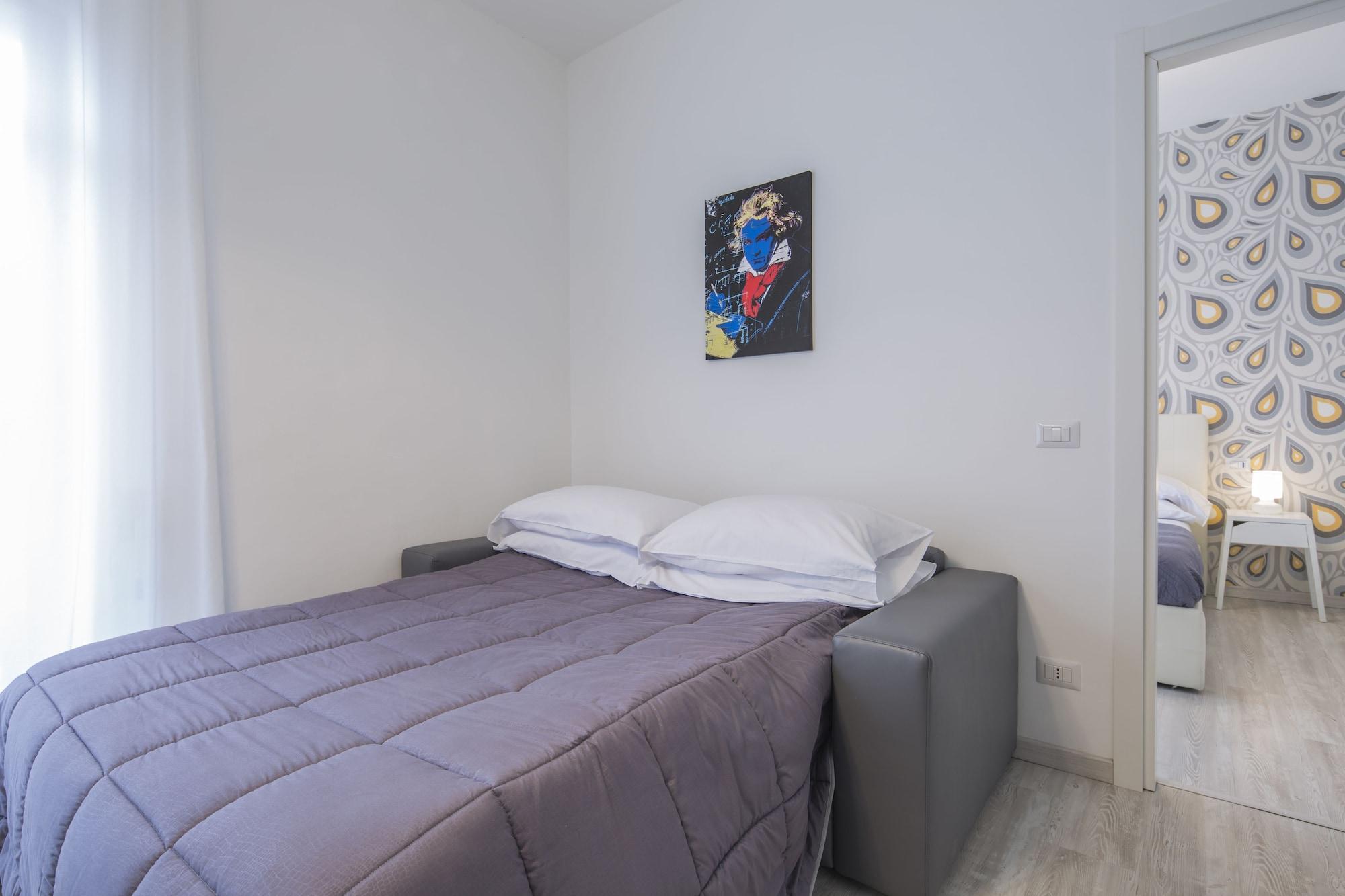 suite, balcony