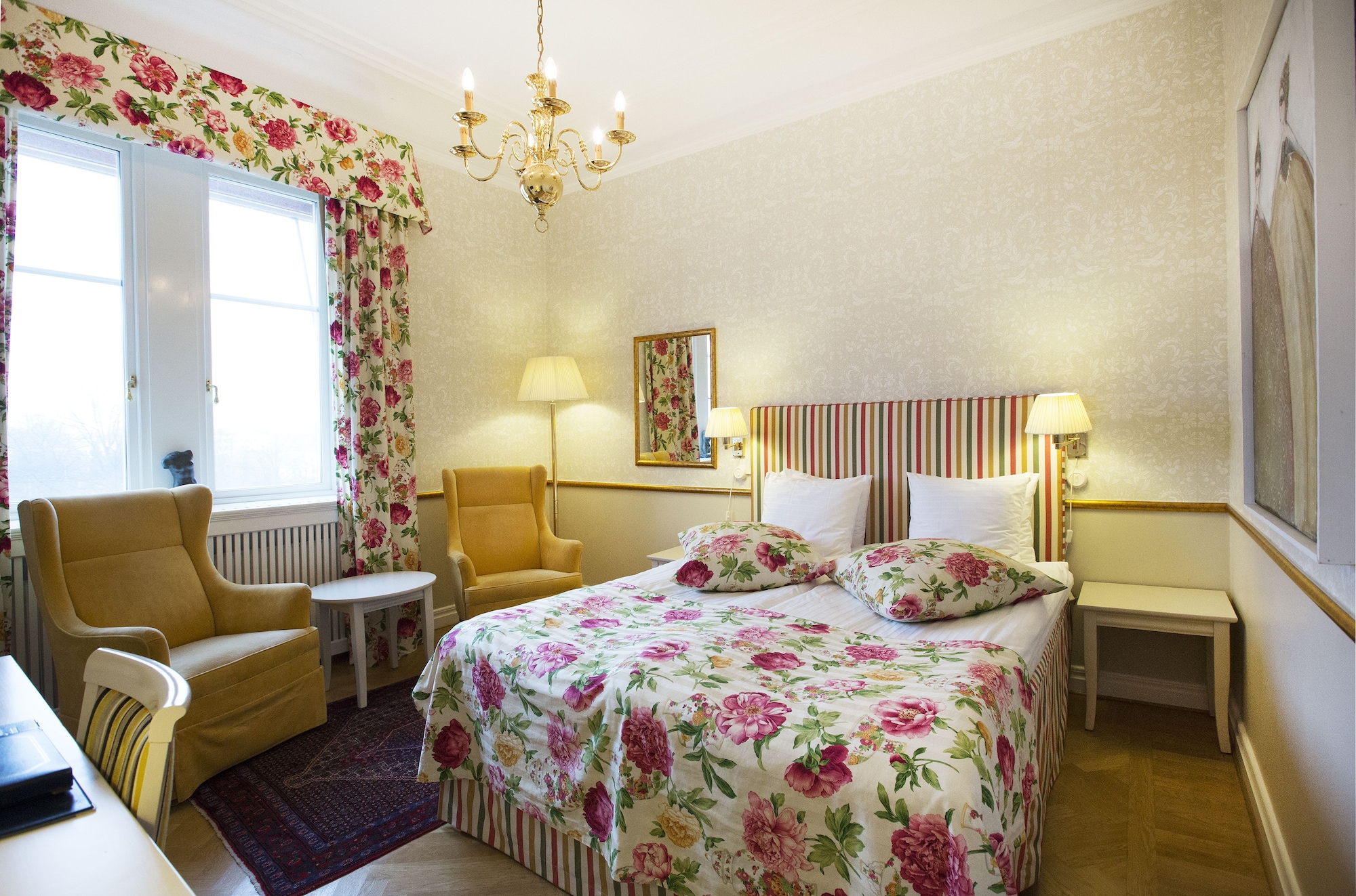 Classic, Queen Bed