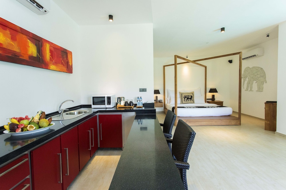 Aliya Resort And Spa 10/50