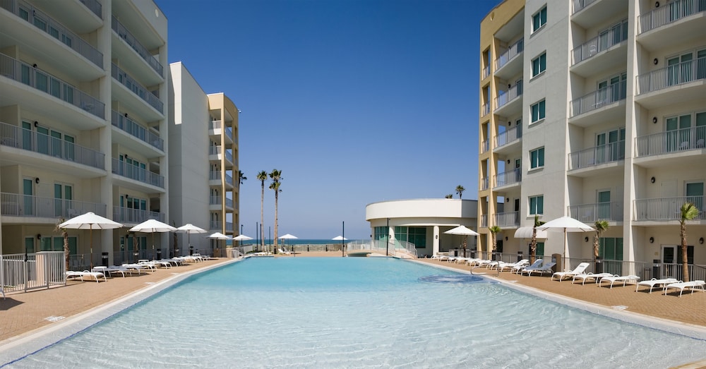 Peninsula Island Resort Spa All Suites 61/66