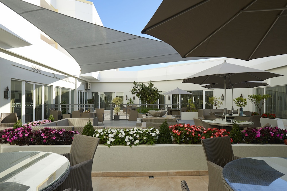 Dona Filipa Hotel 63/77