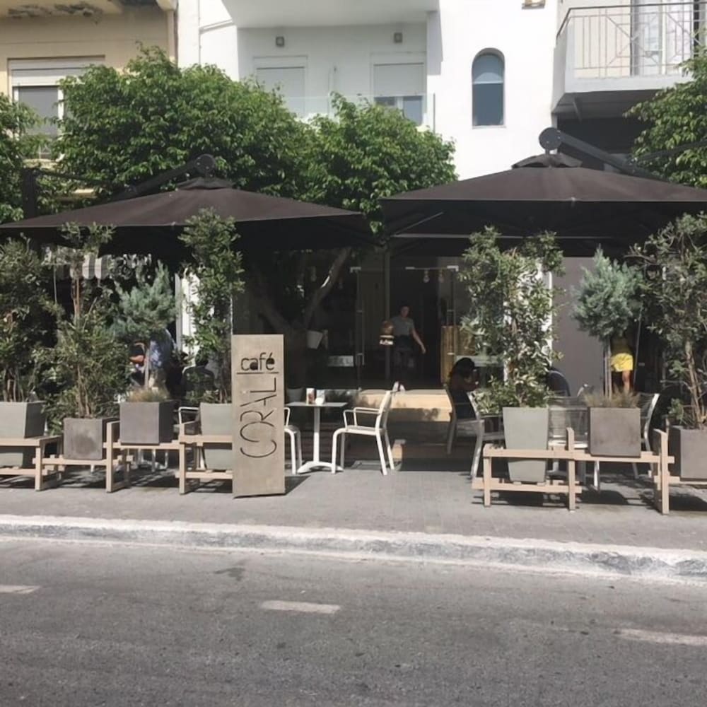 Coral Boutique Hotel 57/59