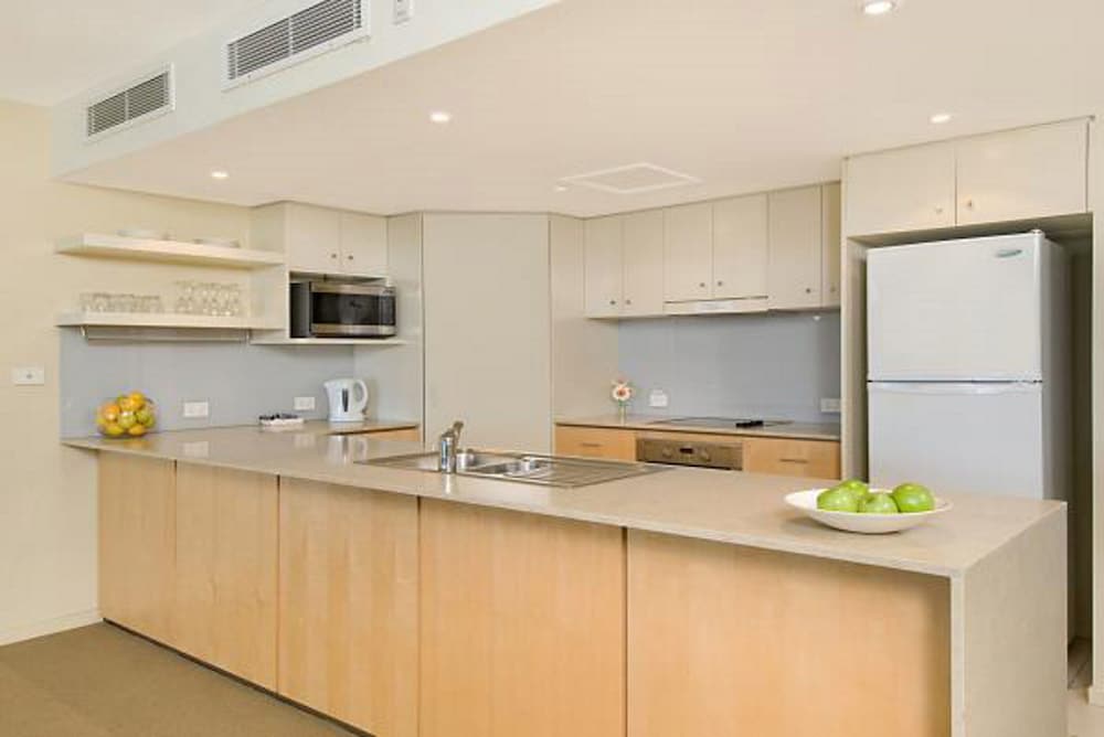 Riverside Holiday Apartments 65/78
