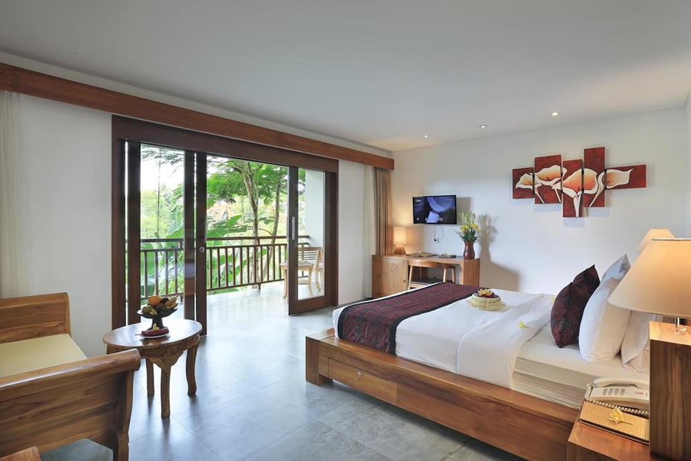 Suite, King Bed, Valley View