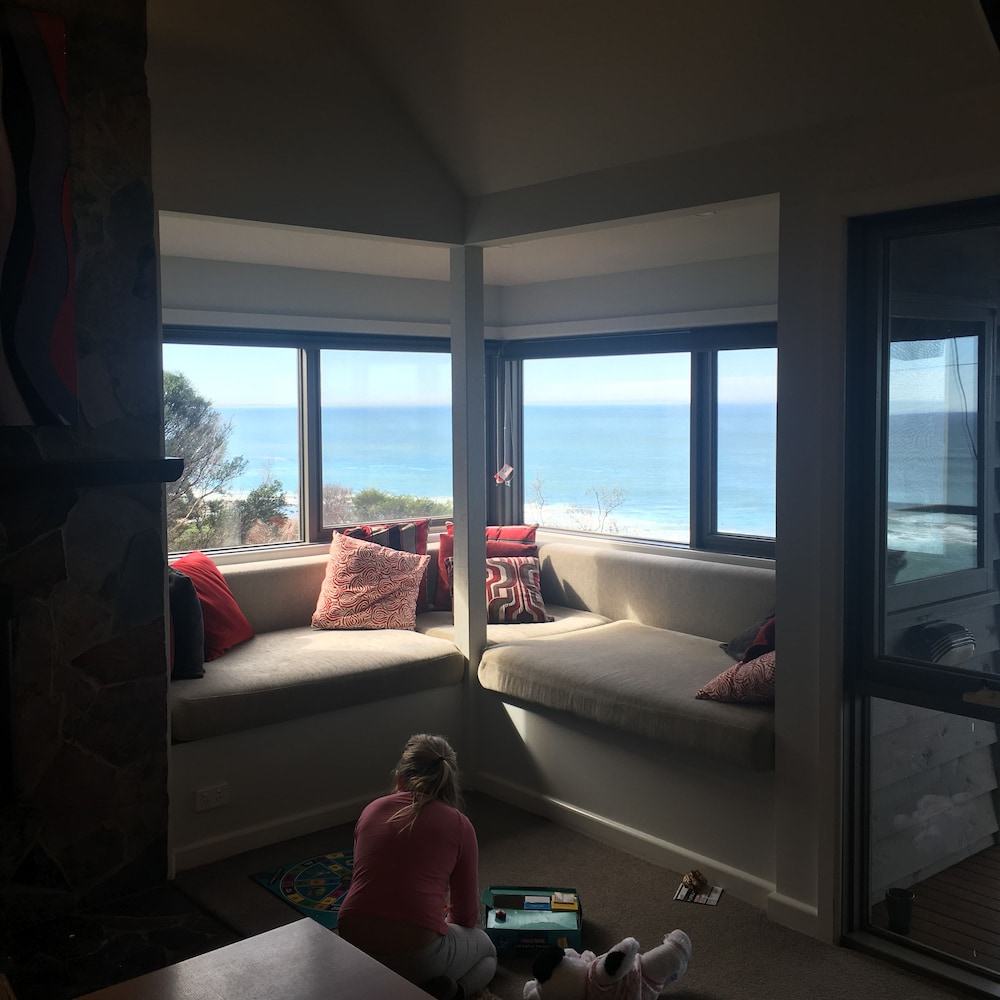 POINTS SOUTH BY THE SEA 32/53