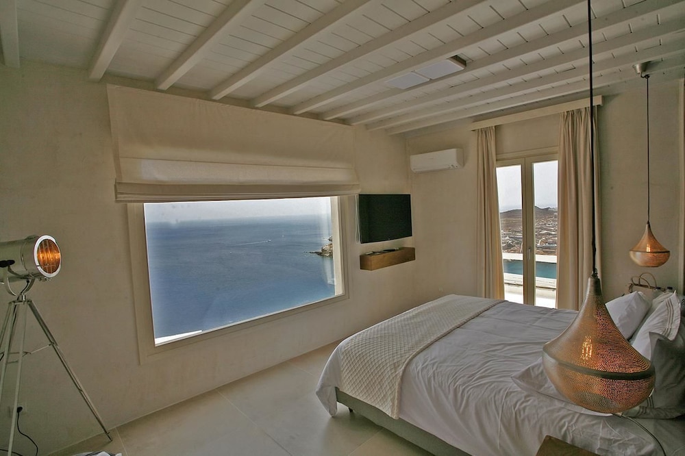 Atlantis Beach Residence 10/50