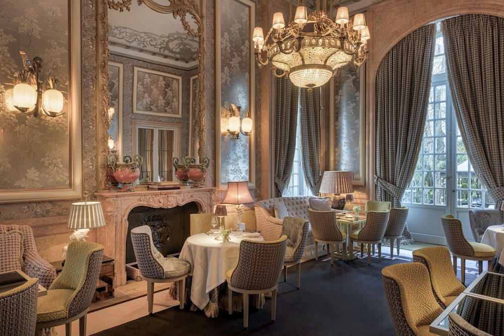 Santo Mauro, a Luxury Collection Hotel, Madrid 65/81