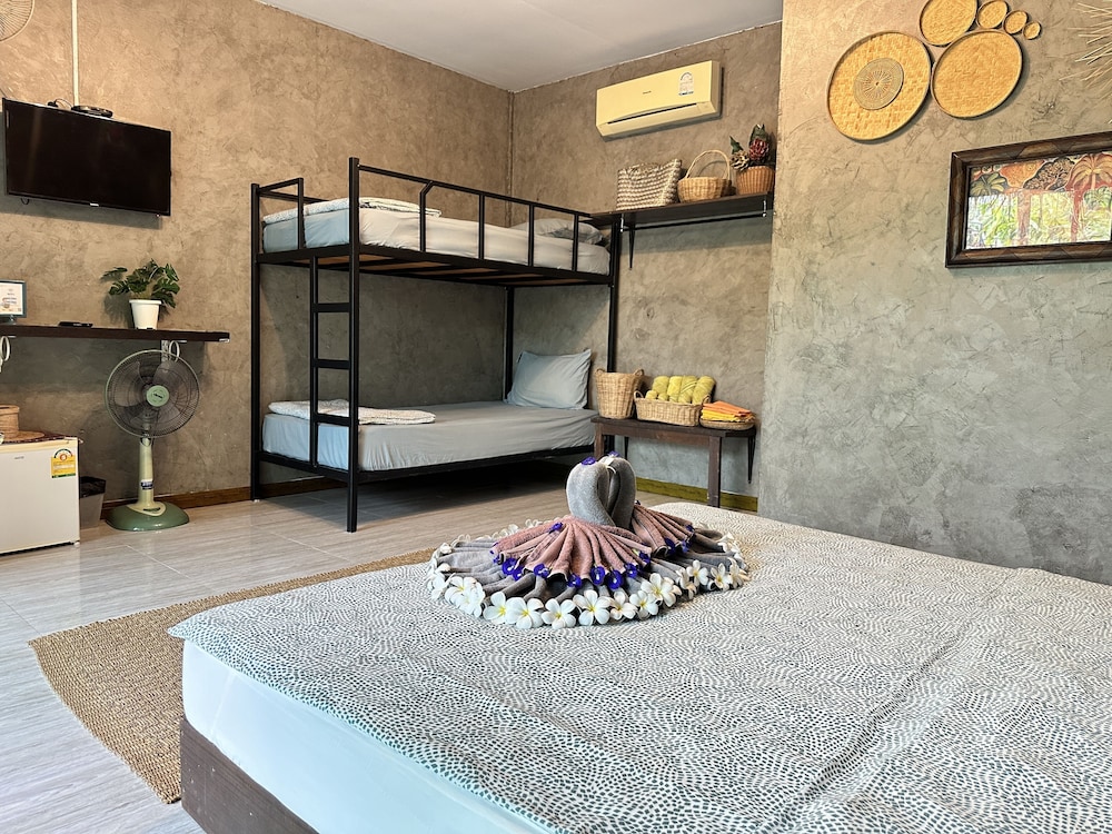 Oasis Lipe Resort 7/66