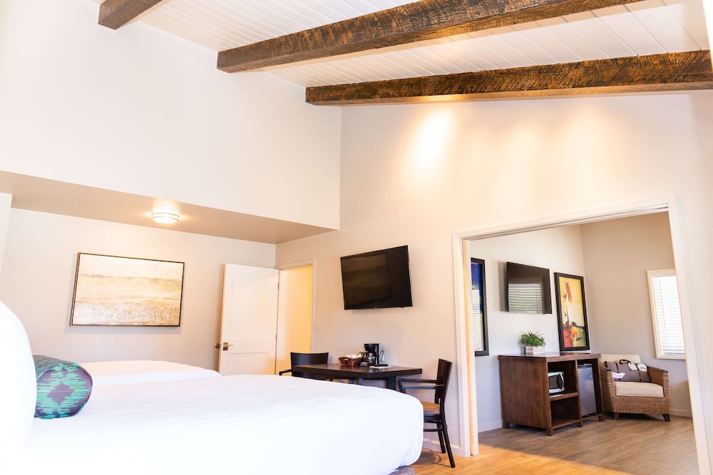 Inn At Pasatiempo 3/28